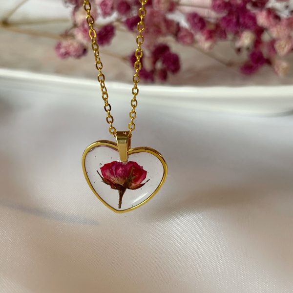 Colgante corazón de rosa diminuta